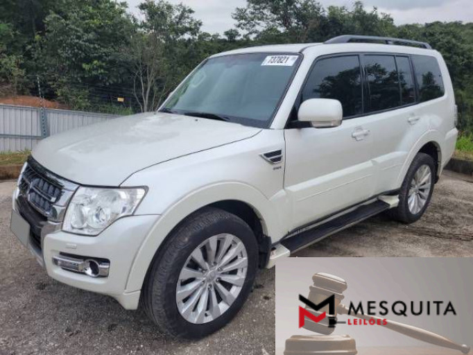 MITSUBISHI PAJERO FULL 18/19