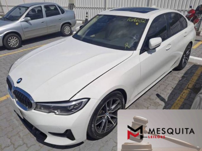 BMW 320i 21/22